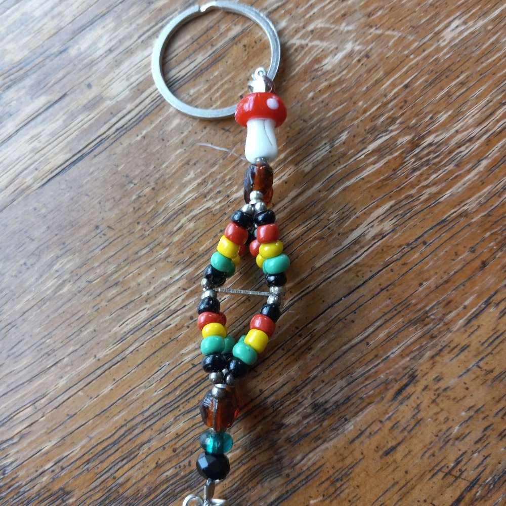 πHandmade Mushroom Rasta Keychain!!!! Free W/ Bundle!!!! - Picture 4 of 11